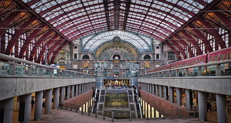 Train-Station-in-Antwerp