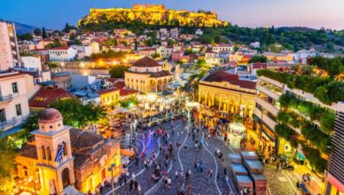 Night image of a city in Greece with amaging lights.